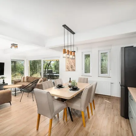 Navis Apartment *