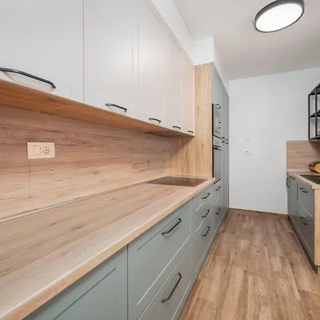 Navis Apartment *